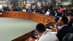 Nenecho persigue a los morosos, pero no muestra facturas ni ejecuta obras