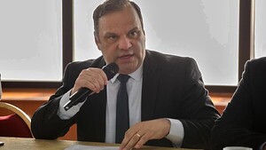 Varela pide abrir expediente sobre mafia de los pagarés