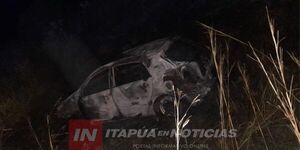  INCENDIO CONSUMIÓ AUTOMÓVIL EN SAN COSME Y SAN DAMIÁN 