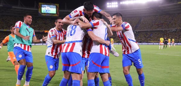 Versus / ¡Con tres albirrojos! El once ideal del combo de marzo de las Eliminatorias