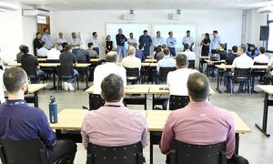 Actualización Tecnológica: técnicos de ITAIPU y de consorcio participan en taller estratégico