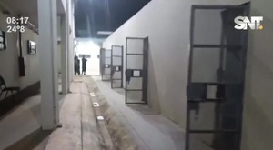 Cámaras registran fuga de reos en penal de máxima seguridad: confirman complicidad - SNT
