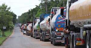 La Nación / Paraguay reexporta combustible a Bolivia ante crisis por falta de dólares