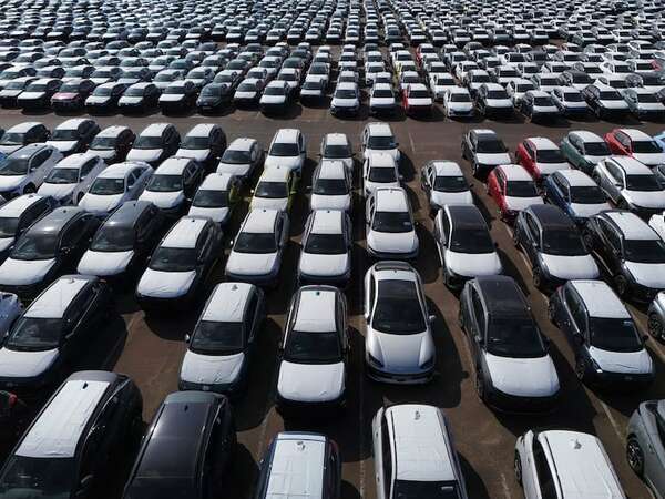 Trump engrosa su lista arancelaria y sector automotor lanza una advertencia - Mundo - ABC Color