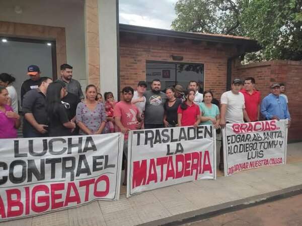 Paraguarí: Intendente promete título gratuito a vecinos de Ñuatí a cambio de respaldo a su gestión - Nacionales - ABC Color