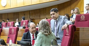 Nueve senadores colorados se acercan a Wiens y complican la relación de Peña con el Congreso
