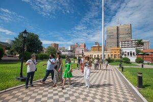 La econom铆a paraguaya seguir谩 creciendo en 2025