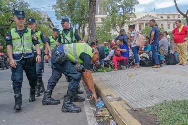 Operativo de cierre y limpieza tras la XXXI Marcha de la Federación Nacional Campesina • PARAGUAY TV