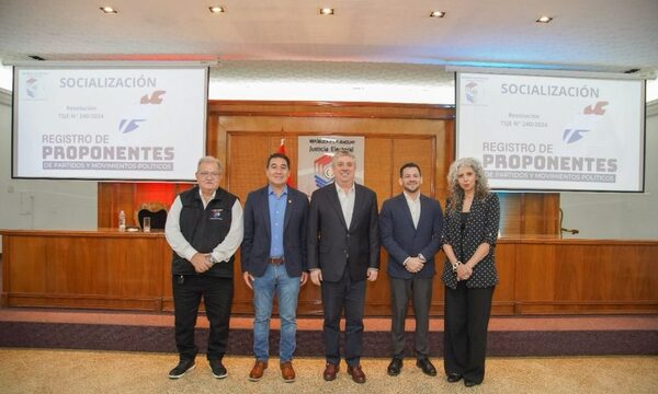 Ministros del TSJE socializan Registro de Proponentes de Partidos y Movimientos Políticos