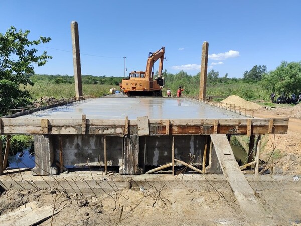 Nuevo puente en Jhugua Rey registra 80% de avance y beneficiará a 5.000 habitantes - .::Agencia IP::.