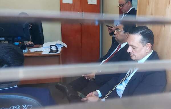 AUDIO: Abogado que agredió a funcionaria del INTN está recluido en una celda común - Periodísticamente - ABC Color