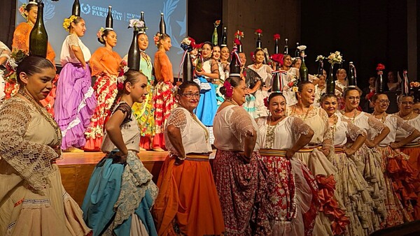 Emotivo homenaje a la mujer paraguaya y la danza