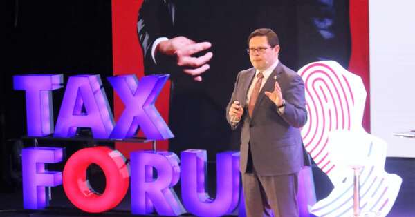 La Nación / Paraguay mantiene presión tributaria mientras fortalece recaudación, destaca Orué en Tax Forum 2025