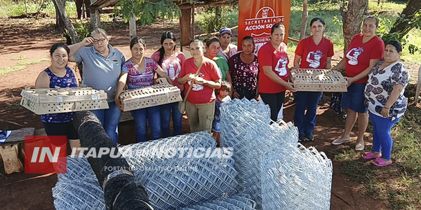 MUNICIPALIDAD DE HOHENAU ENTREGA INSUMOS A COMITÉS DE PRODUCCIÓN