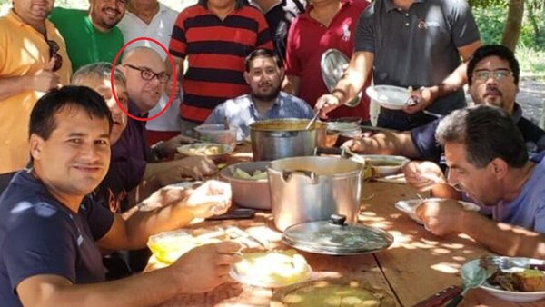 Interventor de la penitenciaría de Minga Guazú apareció en una foto con internos en el 2019