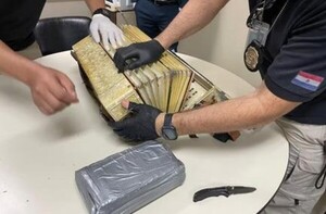 En el Aeropuerto Silvio Pettirossi Incautan macoña oculta en un acordeón