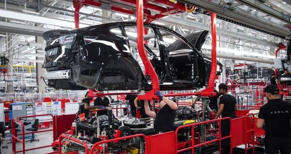 Acciones de Tesla subieron 0,35% a 273,02 dólares en Wall Street