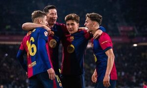 Versus / Barcelona se escapa como líder solitario con una goleada al Osasuna