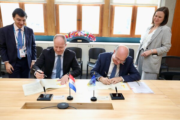 Paraguay firmó contrato de USD 154 millones para dar inicio a saneamiento del Lago Ypacaraí - 1000 Noticias