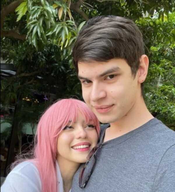 (VIDEO) Oniichan “funó” a su novio: ¡Le pidió que la lleve al sector de damas y la mandó junto a los detergentes!