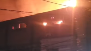 Video: Depósito de productos de belleza arde en llamas y deja pérdida millonaria en CDE