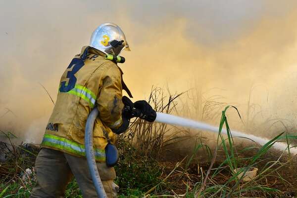 ¿Deberían los Bomberos Voluntarios ser parte del Estado?  - Nacionales - ABC Color