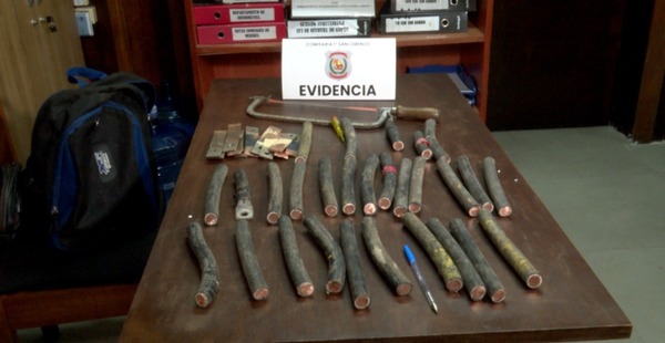 Detienen a "empleado infiel" que fue sorprendido robando cables de cobre - Unicanal