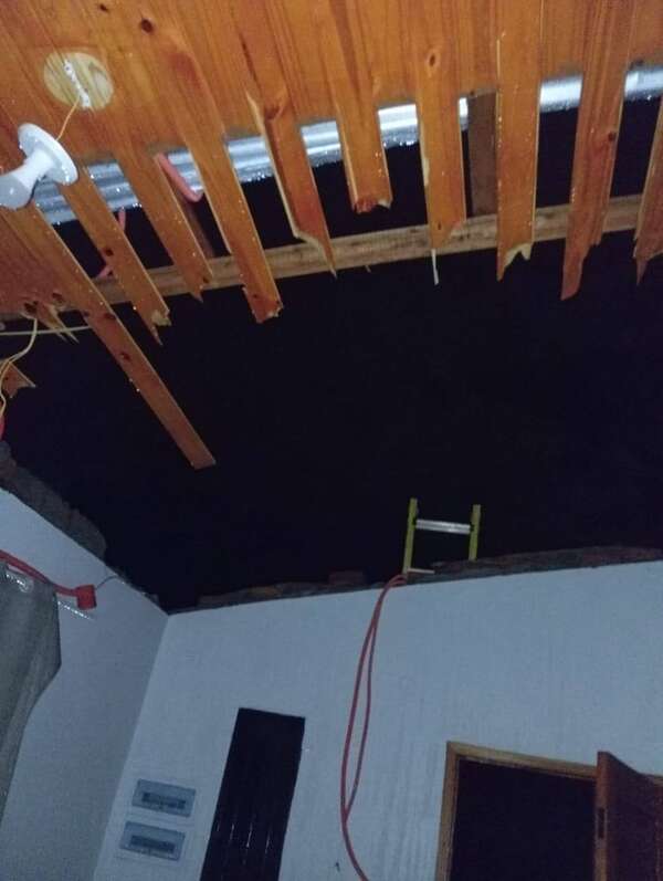 Temporal dejó viviendas destechadas y 15.000 usuarios sin electricidad en Alto Paraná - ABC en el Este - ABC Color