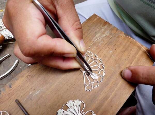 El delicado y fino arte de la filigrana, una joya que no se debe dejar morir - Ensiestados - ABC Color