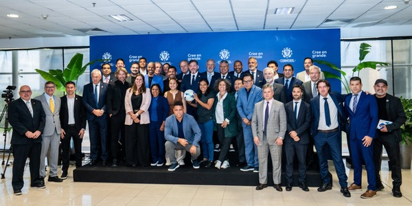 Conmebol crea un equipo estelar para combatir el racismo, la discriminación y la violencia en el fútbol • PARAGUAY TV