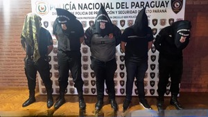 Imputan a cinco funcionarios penitenciarios tras fuga masiva de reos - La Clave
