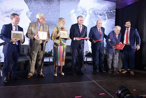 Uruguay envía mensaje democrático con la reunión de sus expresidentes - Mundo - ABC Color