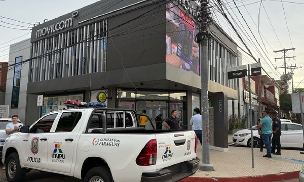 Banda de ladrones vacía local de Móvil.com en Coronel Oviedo y deja millonario perjuicio - OviedoPress
