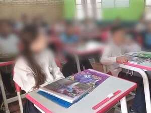 “Mea culpa” de dirección educativa de Alto Paraná por video en que niños “agradecen” a Peña por pupitres - Política - ABC Color