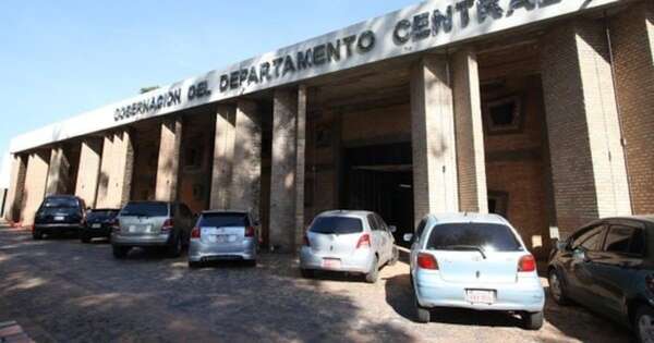 Diario HOY | Unos 200 becarios de la Gobernación de Central con estudios paralizados por falta de pago