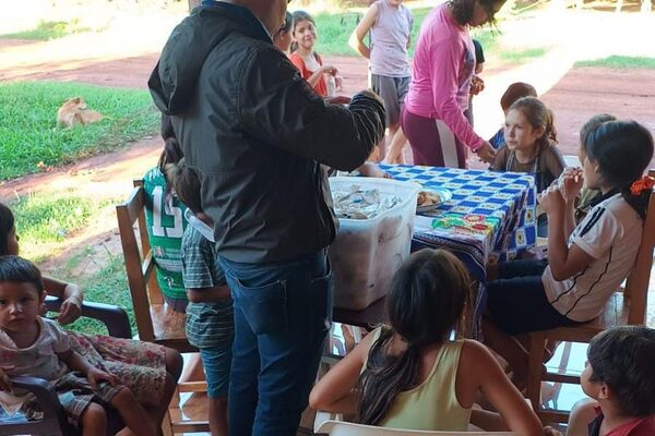 Donan alimentos nutritivos a niños de Presidente Franco