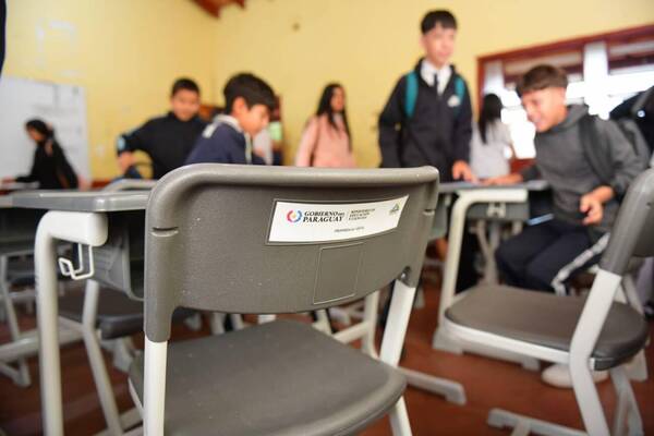 ¡¿Era todo bola lo de los pupitres baratos?!: Todo quedó en el “oparei” después que se pilló la verdad