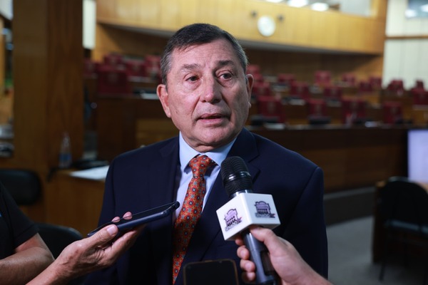 Comisión de Industria conversó sobre la informalidad en el gremio del estilismo - 1000 Noticias