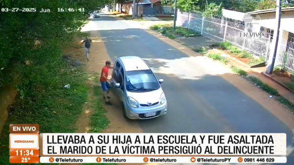 Llevaba a su hija a la escuela y fue asaltada