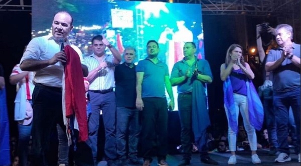 Manifestantes fueron arreados por opositores, dice Bachi