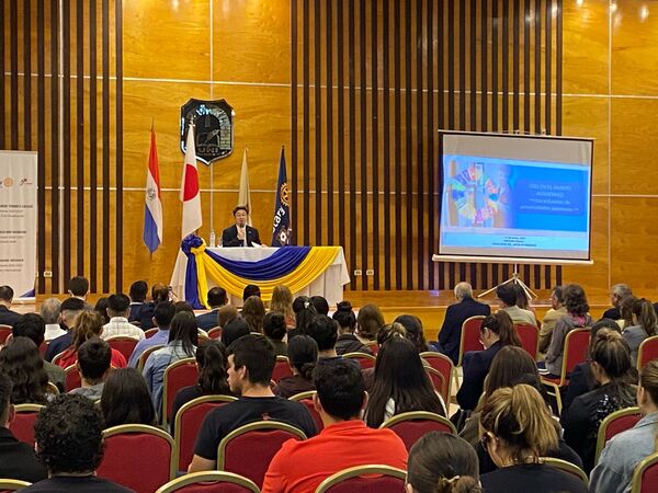 Embajador de Japón en Paraguay promueve los Objetivos de Desarrollo Sostenible en conferencia magistral