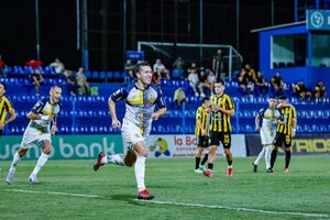 Versus / Néstor Camacho y un gol muy especial ante Guaraní