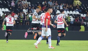 Versus / Libertad se frenó ante un aguerrido 2 de Mayo