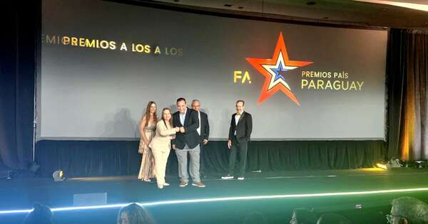 La Nación / Bancop fue reconocido con el premio Platino