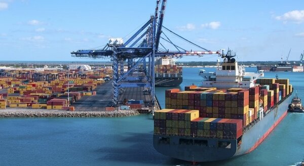 Las importaciones estadounidenses procedentes de China terminaron el año con fuerza