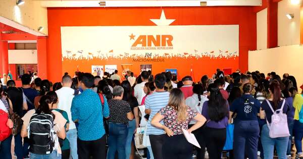 La Nación / Más de 1.000 personas acudieron a feria de empleos de salud en la ANR