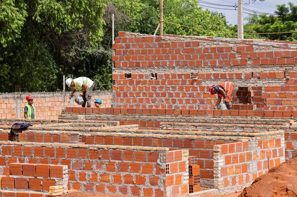 Obras de Che Róga Porã en Luque y Guarambaré experimentan importantes avances - .::Agencia IP::.