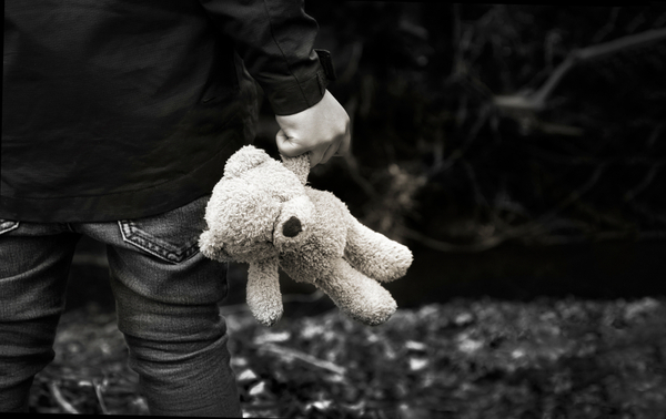 Condenan a 15 años de cárcel a un hombre que abusó de un niño - trece