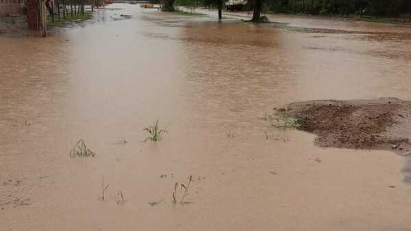 Chaco bajo agua: Precipitaciones no cesan y dejan aisladas a cientos de familias