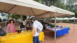 Realizan feria de emprendedores, productores y artesanos por los 255 años de Caacupé